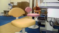 測定室や処置室の椅子が新しくなりました。
