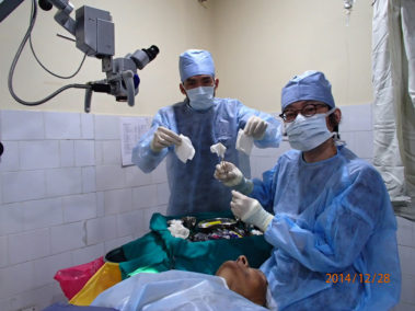 手術場で使用中の「竹ガーゼ」